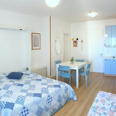 Eden Apartment *